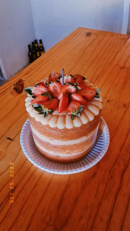 Naked cake