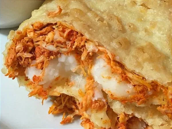 Pastel de frango com catupiry